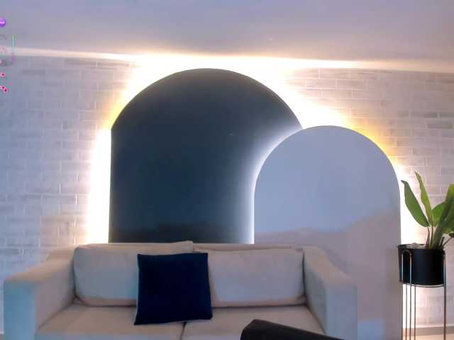 TaraLawrence's BongaCams show and profile