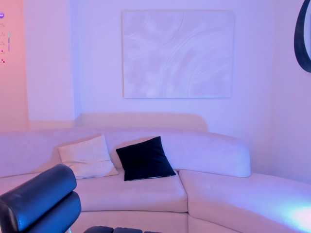 TaraLawrence's BongaCams show and profile