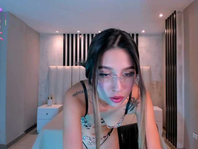 TaraLawrence Live Cam on BongaCams