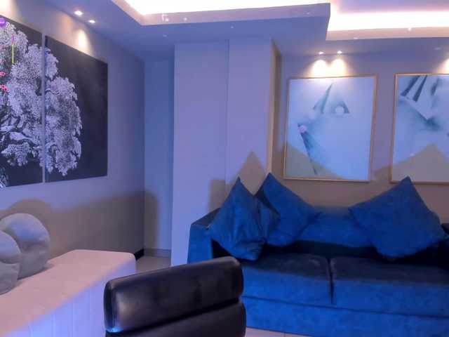 TaraLawrence's BongaCams show and profile