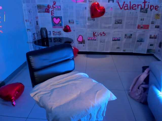 TaraLawrence's BongaCams show and profile