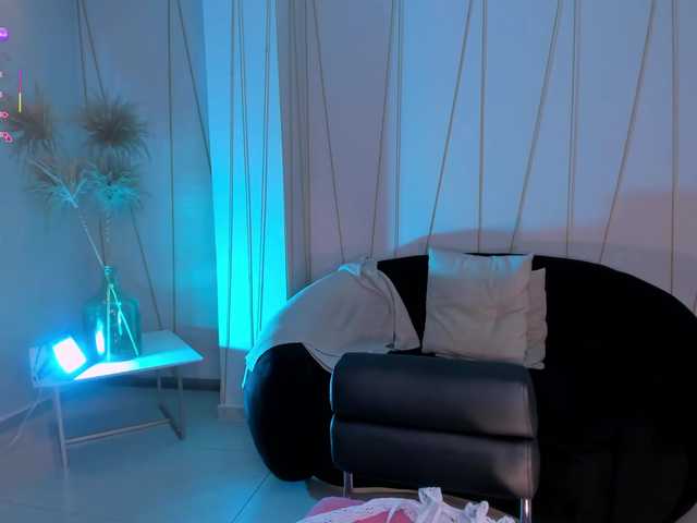 TaraLawrence's BongaCams show and profile