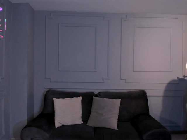 TaraLawrence's BongaCams show and profile