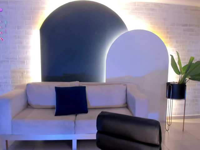 TaraLawrence's BongaCams show and profile