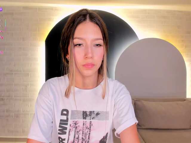 TaraLawrence webcam