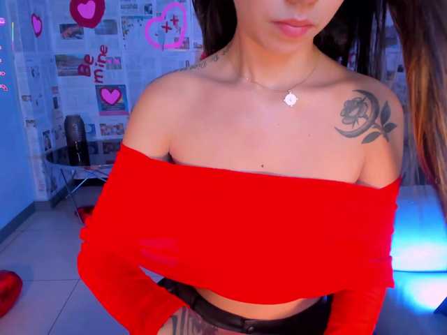 TaraLawrence's BongaCams show and profile