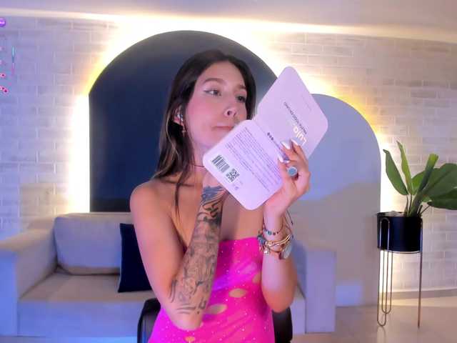 TaraLawrence's BongaCams show and profile