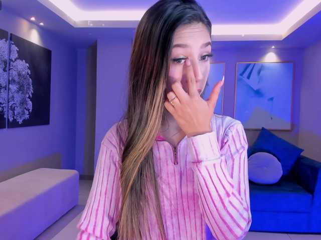 TaraLawrence's BongaCams show and profile