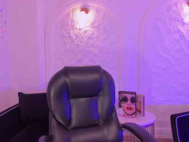 TaraLawrence TaraLawrence