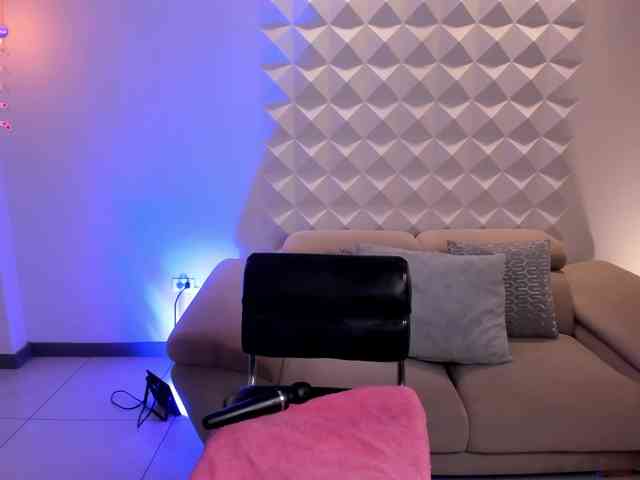 TaraLawrence webcam