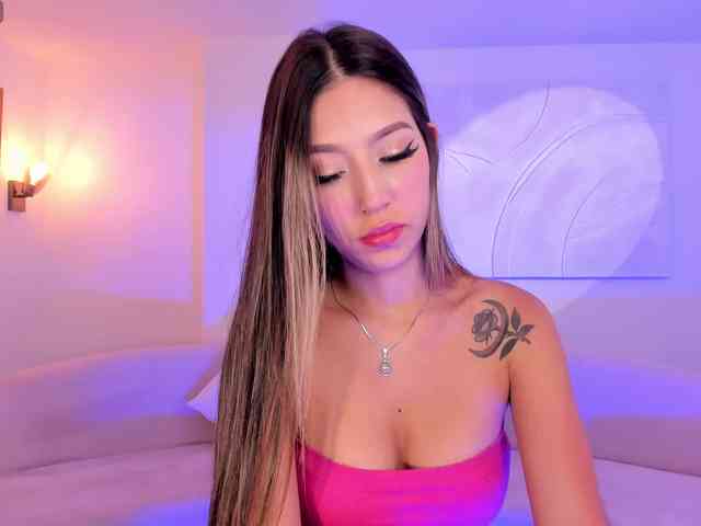 TaraLawrence webcam