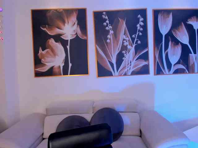 TaraLawrence webcam