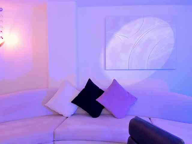 TaraLawrence webcam