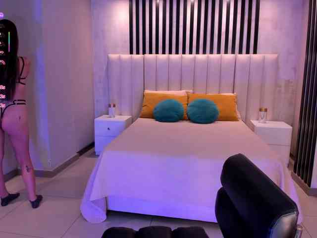 TaraLawrence Live Webcam on BongaCams