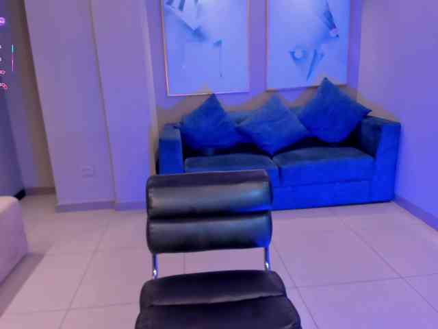 TaraLawrence webcam