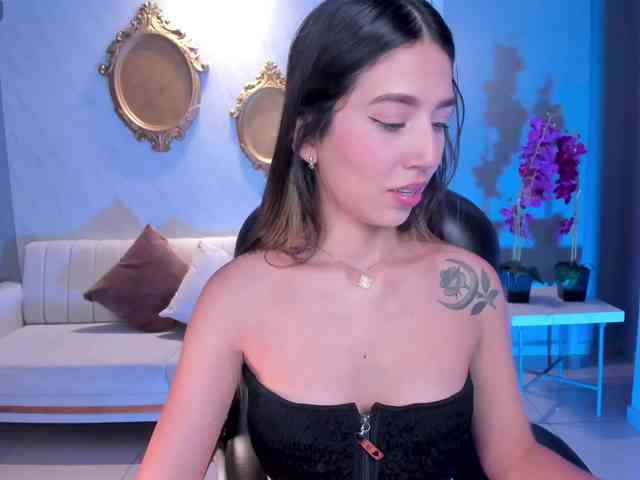 TaraLawrence Live Webcam on BongaCams