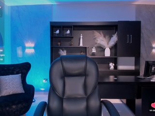 MaddisonLowe Porn Show