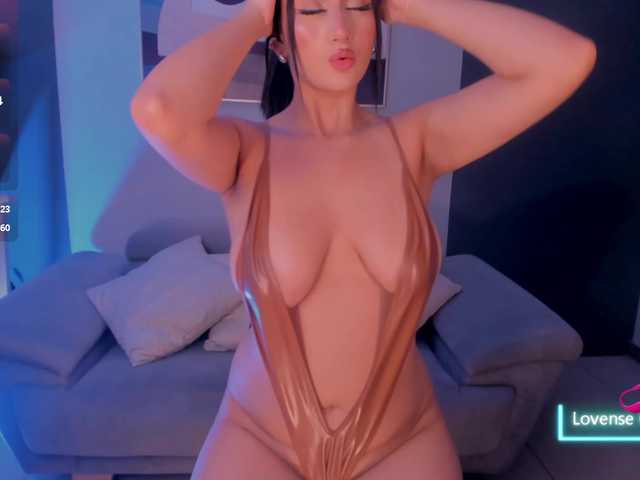 MaddisonLowe's BongaCams show and profile