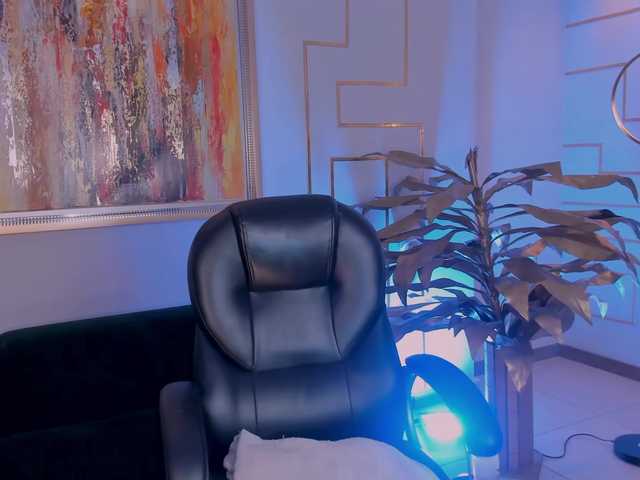 MaddisonLowe's BongaCams show and profile