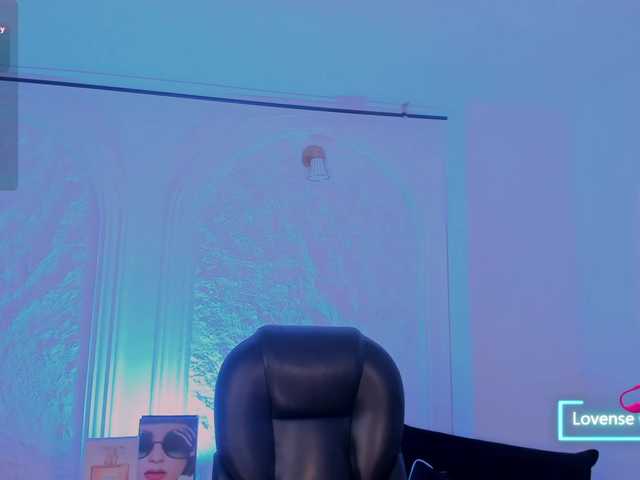 MaddisonLowe's BongaCams show and profile