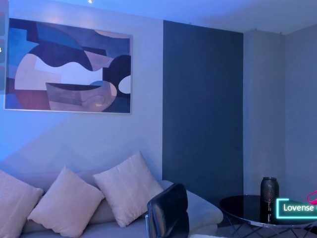 MaddisonLowe's BongaCams show and profile