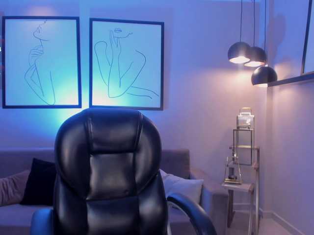 MaddisonLowe's BongaCams show and profile