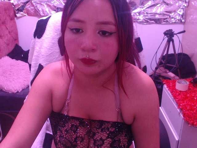 MiaSmiith's BongaCams show and profile