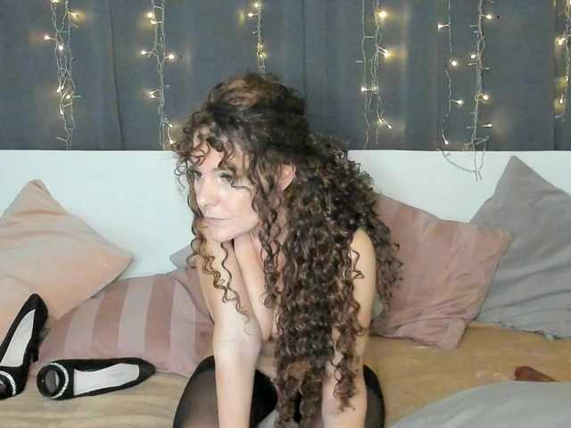 PollyHard's BongaCams show and profile