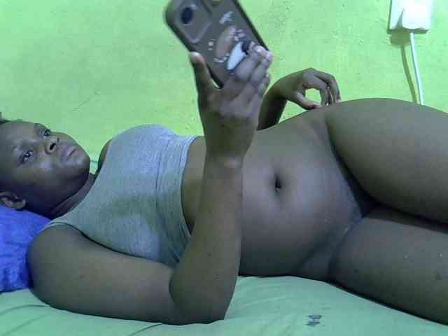 queendebbie bongacams