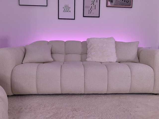 MissyJ's BongaCams show and profile