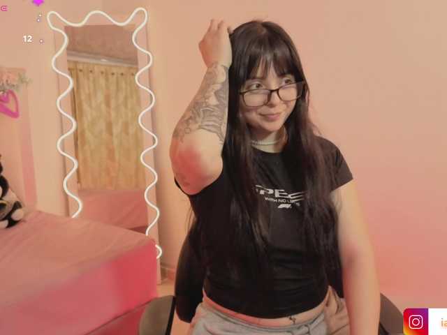 hina-tay's BongaCams show and profile