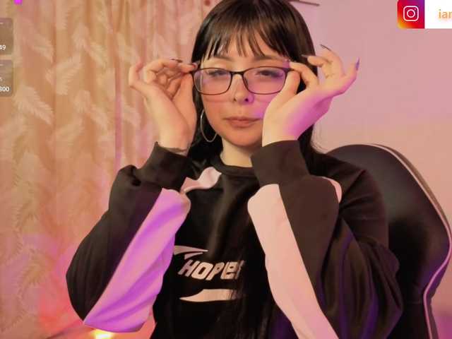 hina-tay's BongaCams show and profile