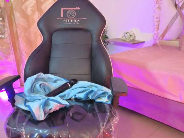 hina-tay's BongaCams show and profile