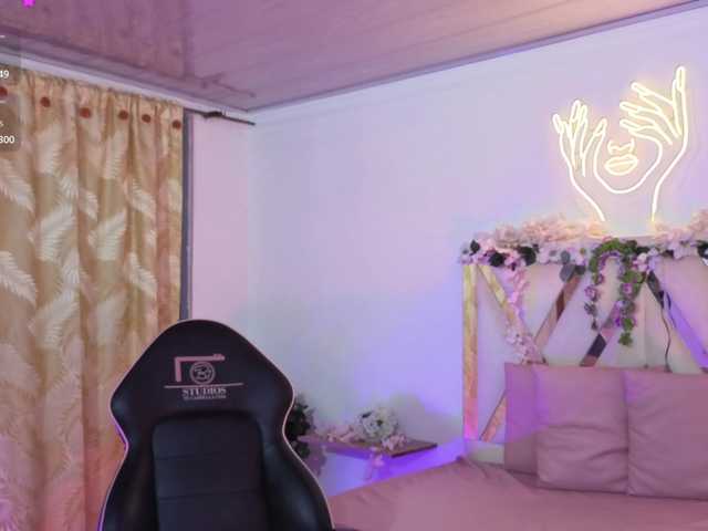 hina-tay's BongaCams show and profile