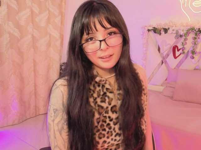 hina-tay's BongaCams show and profile