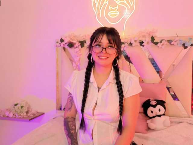 hina-tay's BongaCams show and profile