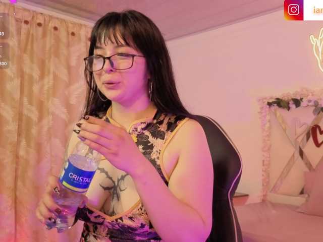 hina-tay's BongaCams show and profile