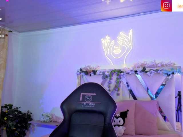 hina-tay's BongaCams show and profile