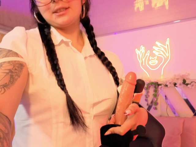 hina-tay's BongaCams show and profile