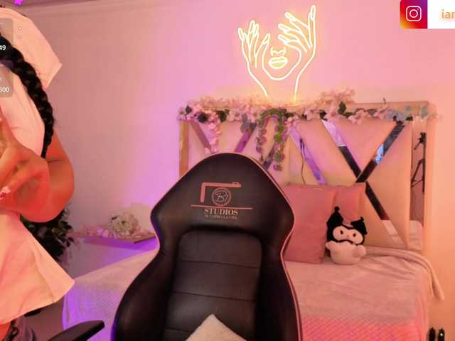 hina-tay's BongaCams show and profile