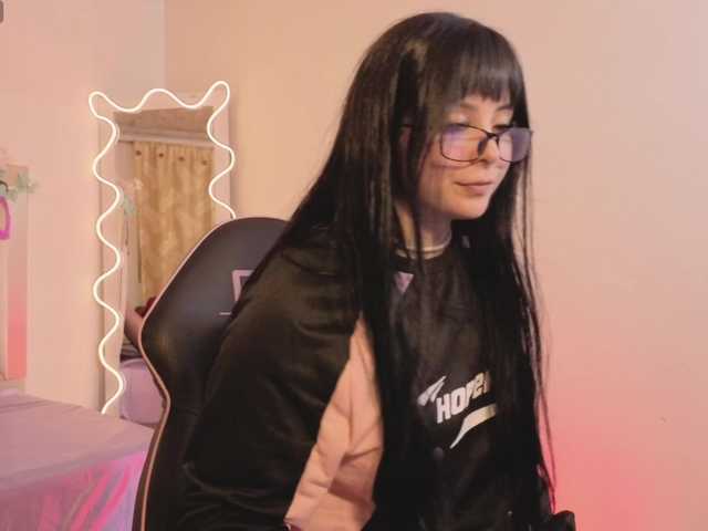 hina-tay's BongaCams show and profile