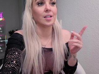 MiaXXXLive Porn Show