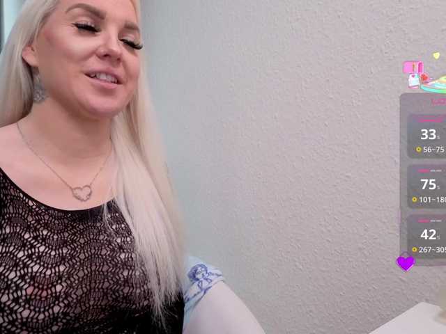 MiaXXXLive's BongaCams show and profile