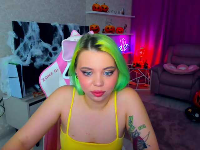 FunnyVibe webcam bongacams model stream image