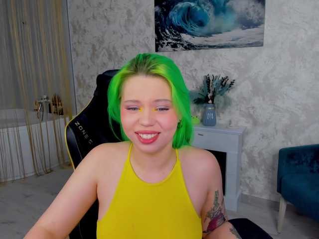 FunnyVibe webcam bongacams model stream image