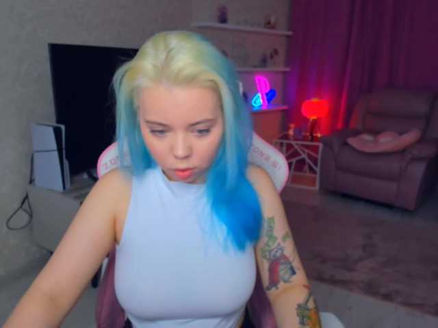 FunnyVibe's BongaCams show and profile