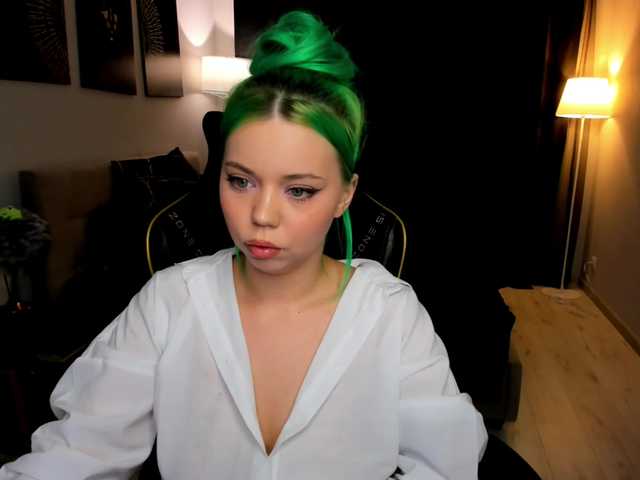 FunnyVibe's BongaCams show and profile