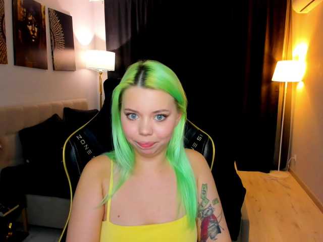 FunnyVibe's BongaCams show and profile