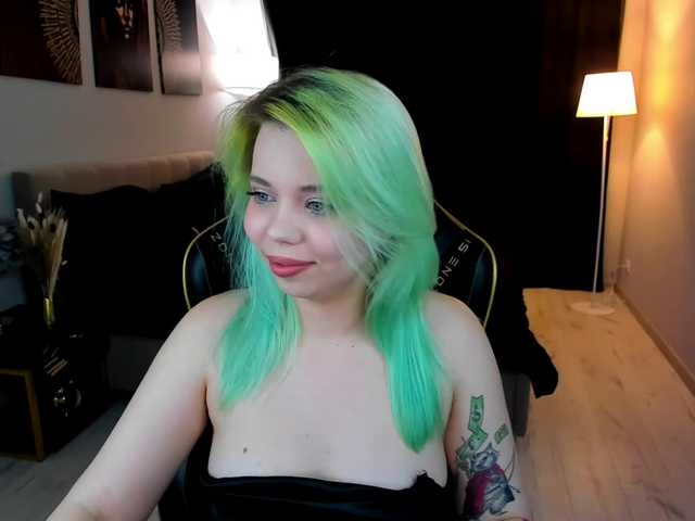 FunnyVibe webcam bongacams model stream image