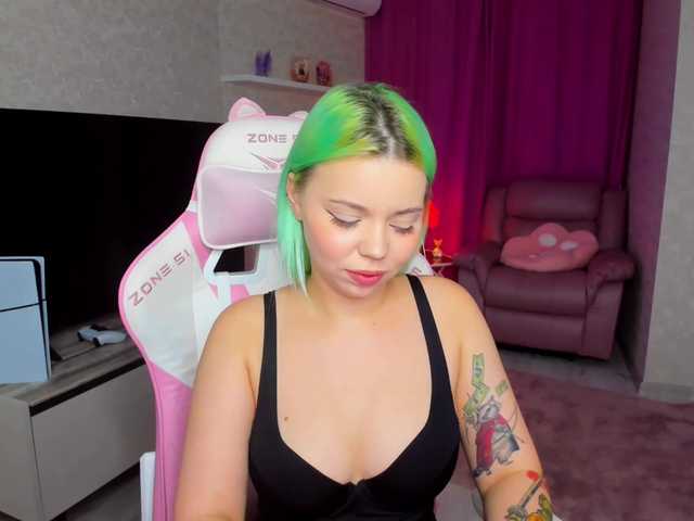 FunnyVibe's BongaCams show and profile